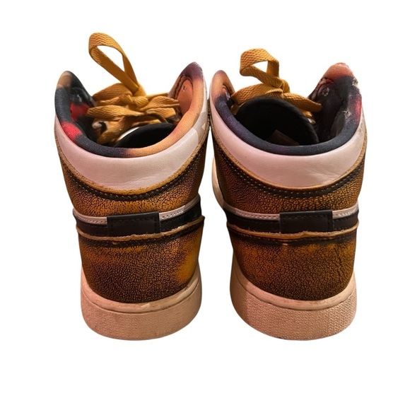 Air Jordan 1 Mid SE Lakers Yellow Black White High Top Sneakers - Picture 4 of 10